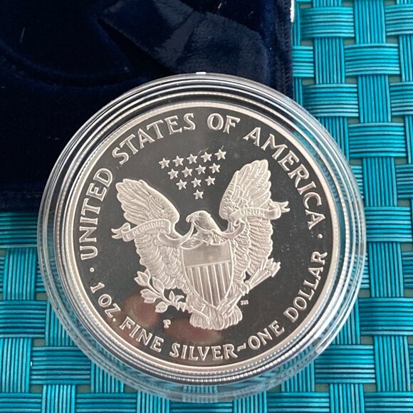 U.S. Mint American Eagles 1 oz Silver Bullion - Lot of 2 - Picture 4 of 15